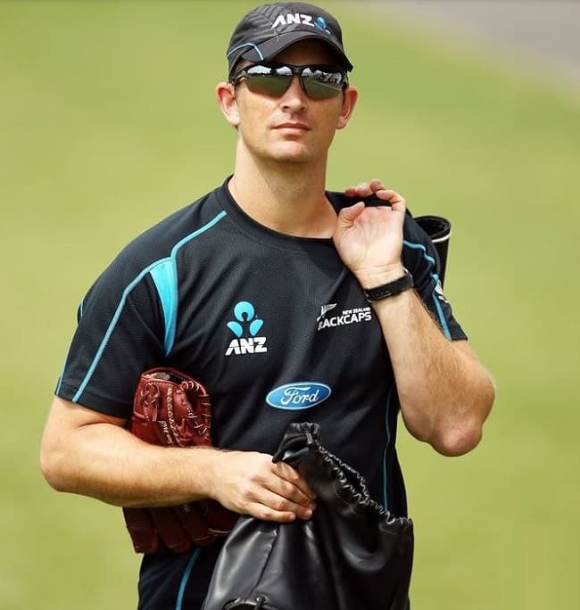 1. Shane Bond: Top 10 Fastest Bowlers in The World 