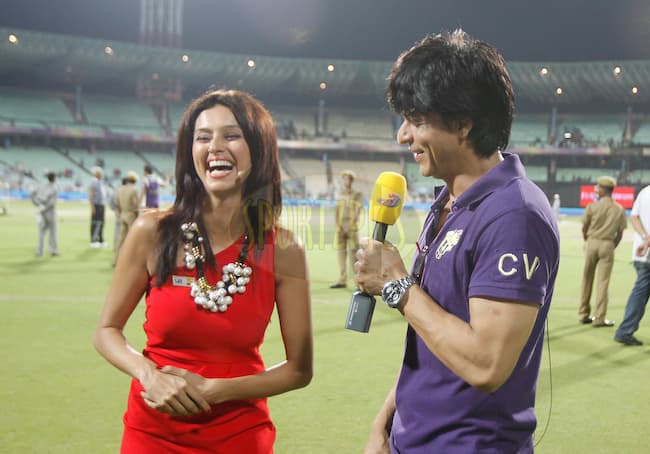 10 Most Beautiful Female Anchors In Cricket