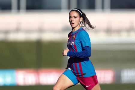 Top 10 Women Football Player In The world 