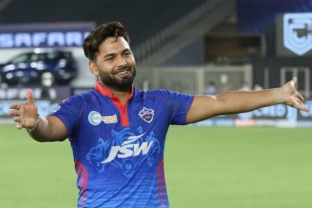 What is the salary of Rishabh Pant in 2022?