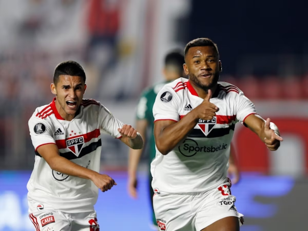 SÃO PAULO, SP - 22.03.2022: SÃO PAULO FC X SÃO BERNARDO FC - Marquinhos  celebrates a goal by São Paulo FC during a match between São Paulo FC x São  Bernardo FC