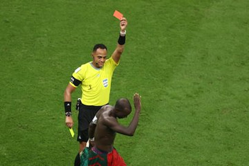 Watch: Before giving Vincent Aboubakar a red card, the referee shakes his hand