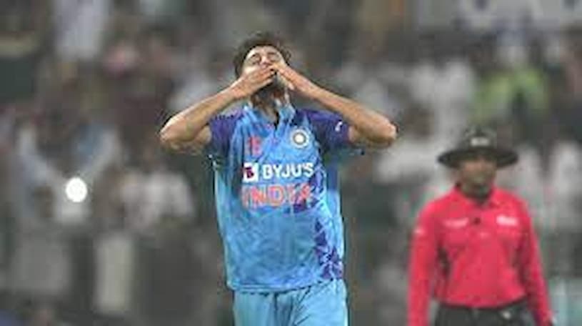 After Umran Malik burns the speed gun in the first India vs. Sri Lanka T20I, Jadeja says, "Unleash Him"