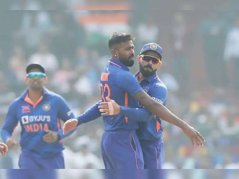 Watch: India vs. New Zealand: Hardik Pandya Dismisses Devon Conway With a Beautiful One-Handed Catch