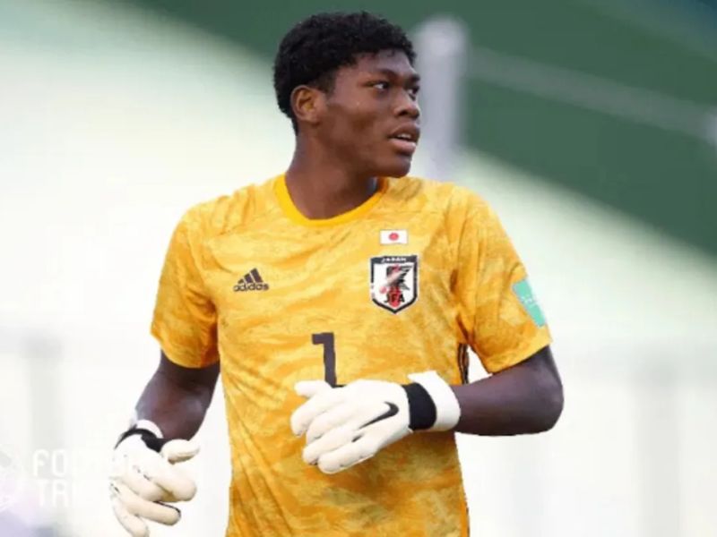Goalkeeper Zion Suzuki bio, age, Family, Father, Nationality, Stats, height, parents
