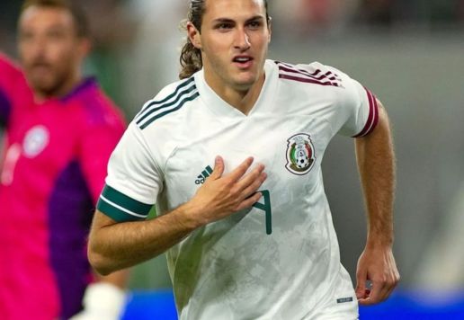 Who is Santiago Jimenez Mexico Striker, Biography, Age, Height, Wife, Stats, FIFA 23 Rating, and Abilities