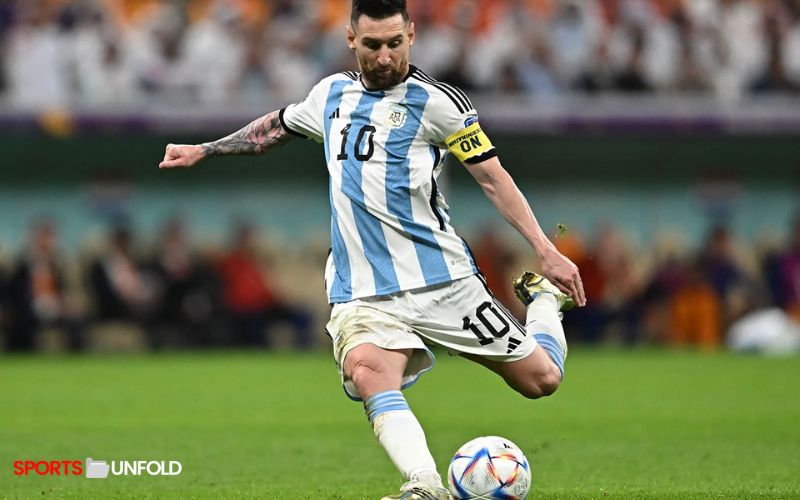  Lionel Messi - 672 Goals